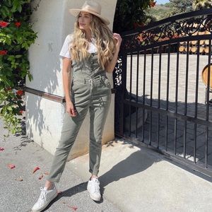 Paige
Christy Utility Jumpsuit in Vintage Ivy Green